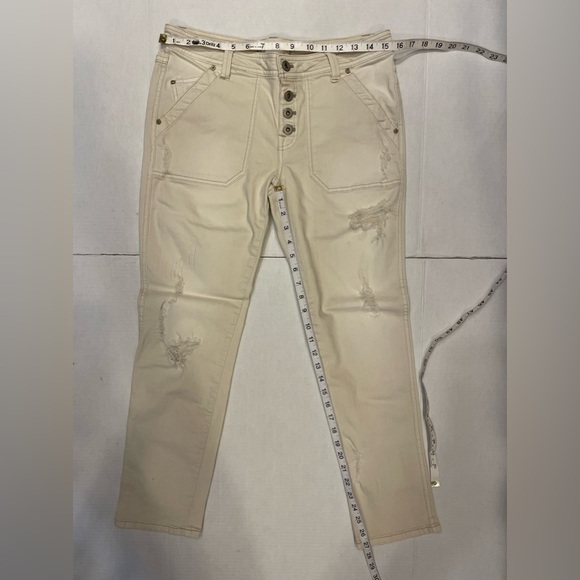 Free People Beige Distressed Jeans Size 4. - Picture 7 of 7